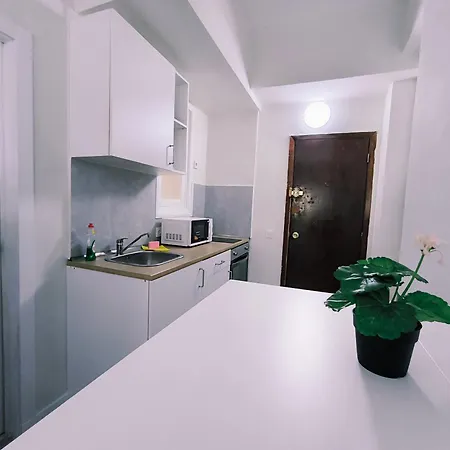 Carrillo 7 Apartment *